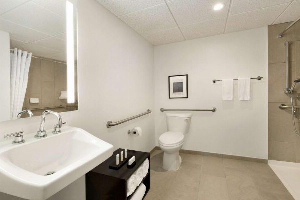 Embassy Suites Boca Raton image 13