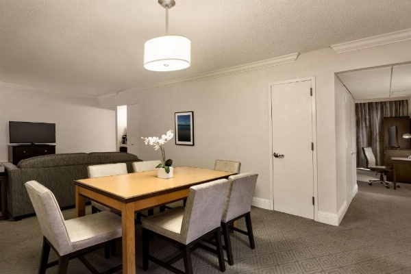 Embassy Suites Boca Raton image 20