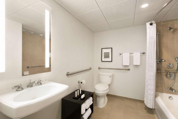 Embassy Suites Boca Raton image 23