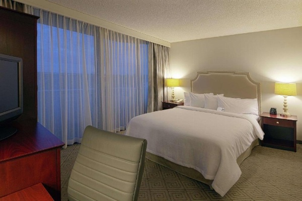 Embassy Suites Boca Raton image 6